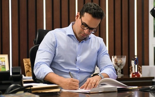 Governador Lucas Ribeiro assina novo Refis para facilitar regularização de débitos fiscais na Paraíba
