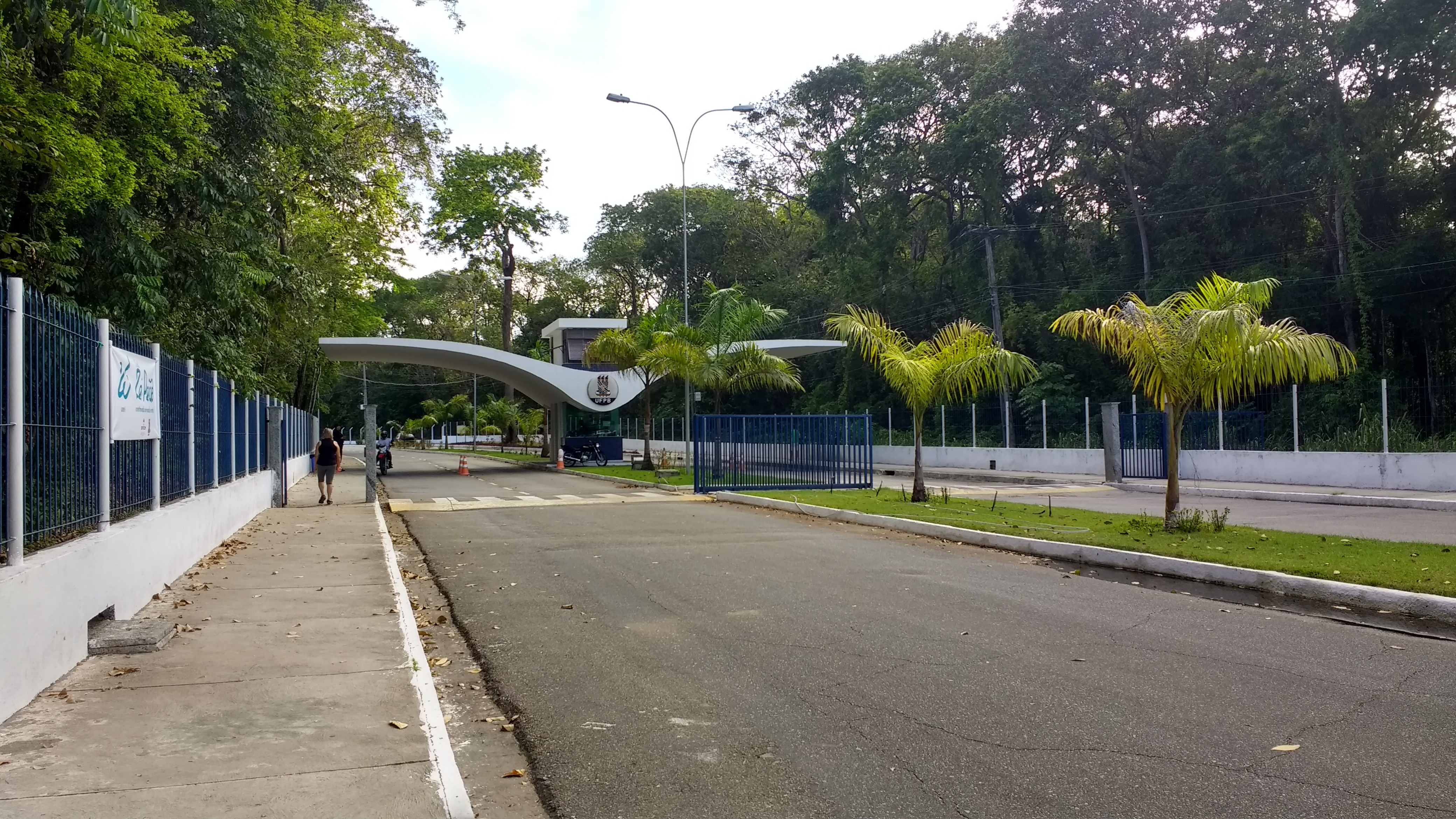 UFPB abre 31 vagas para professor substituto com salários de até 8,3 mil