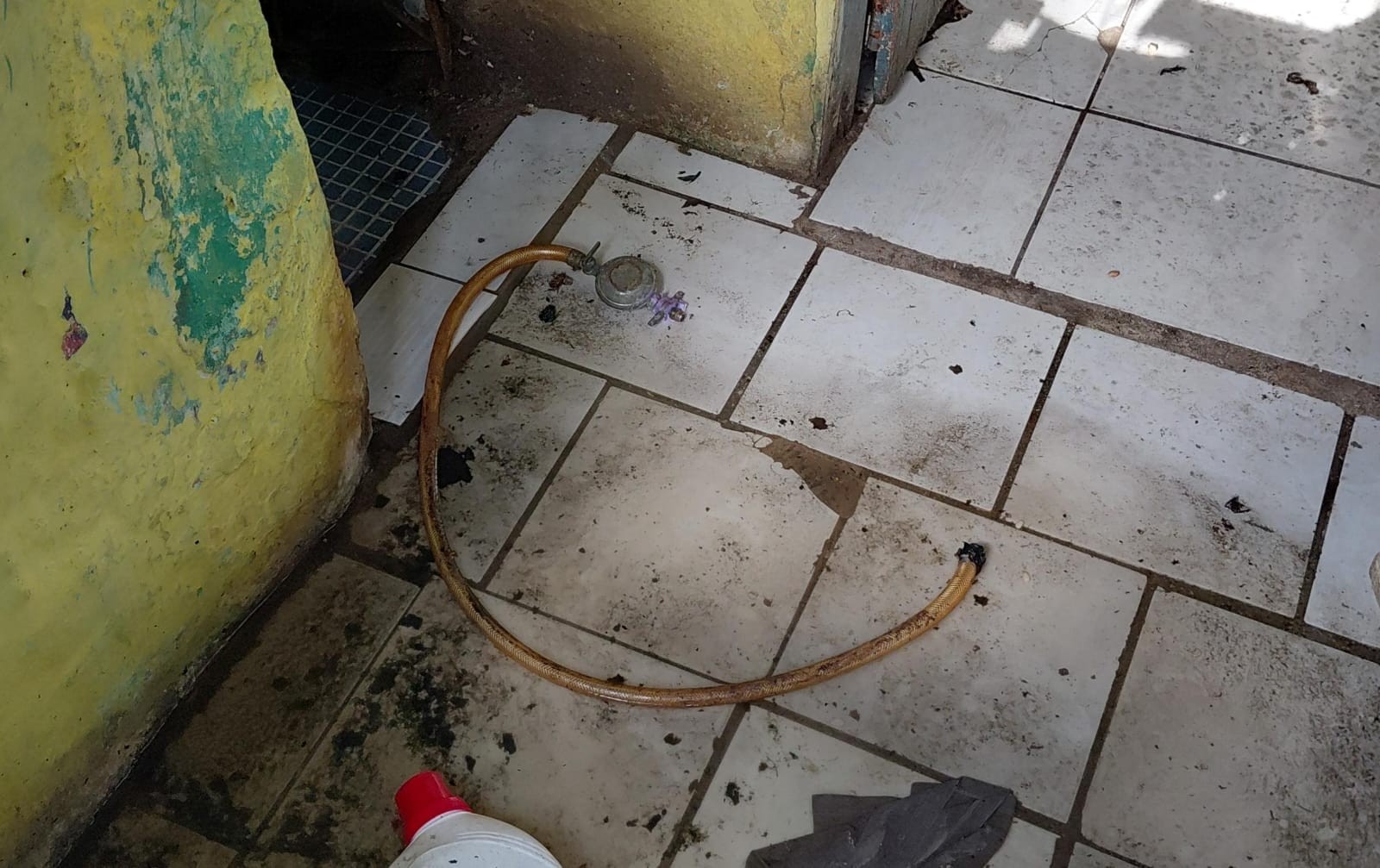 Explosão de gás provoca incêndio e deixa homem gravemente ferido, em João Pessoa