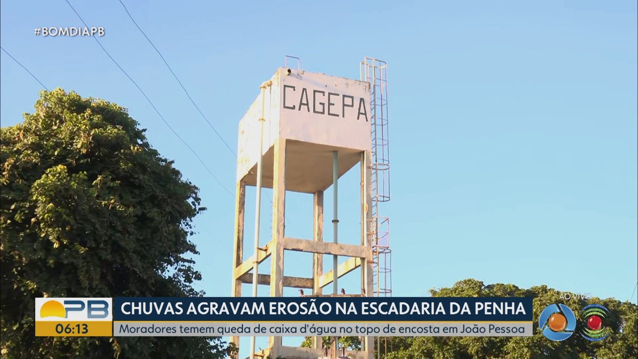 Fortes chuvas agravam erosão em barreira da escadaria da Penha, em João Pessoa