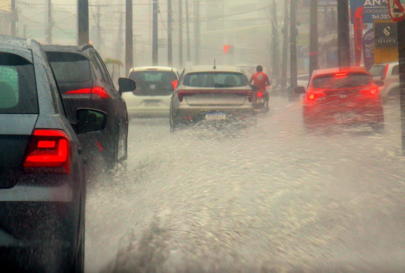 Inmet emite alertas de chuvas intensas válido para todo o estado da Paraíba
