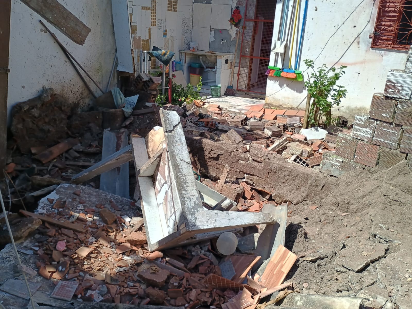 Morre idoso atingido por explosão de fossa durante limpeza, em João Pessoa