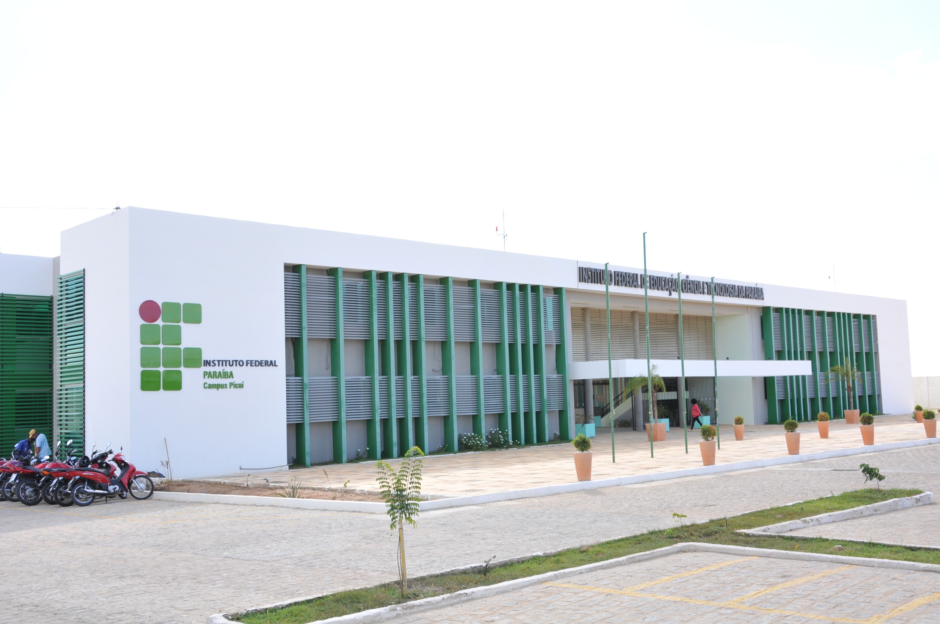 IFPB divulga edital com mais de 350 vagas para cursos superiores