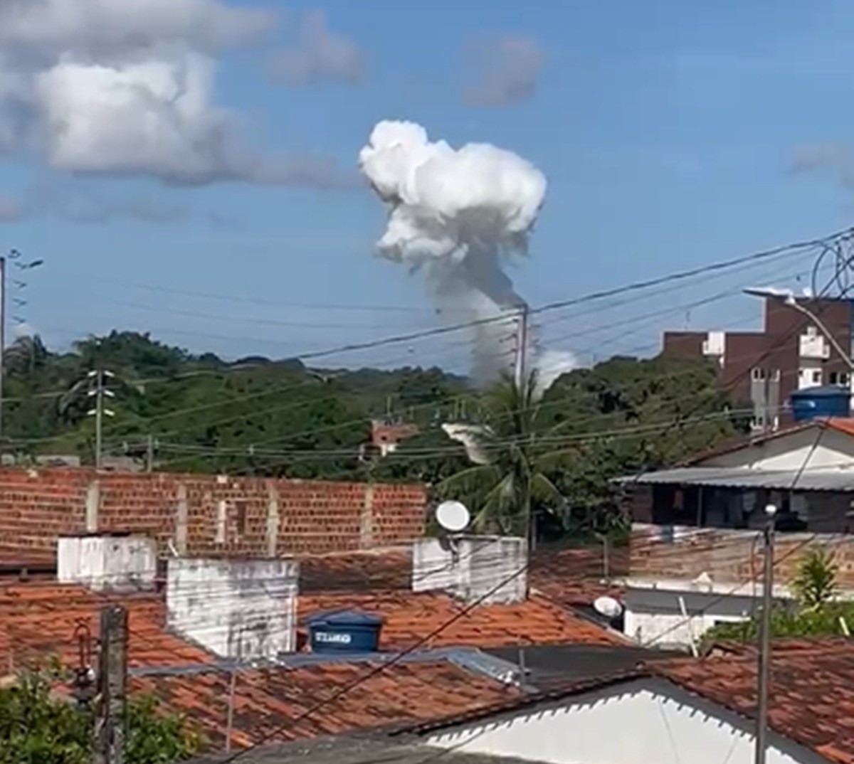 Explosão em treinamento antibombas da PM assusta moradores em João Pessoa
