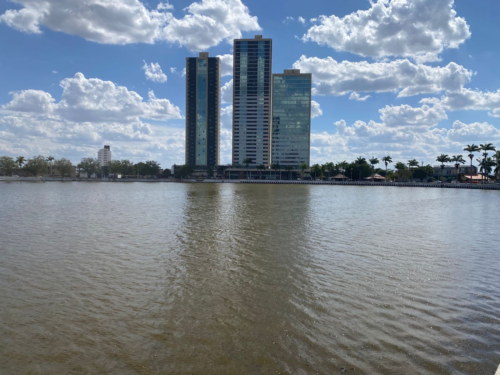 Prefeitura deve pedir prorrogação de prazo para regularizar despejo de esgoto por quiosques no Açude Velho, em Campina Grande