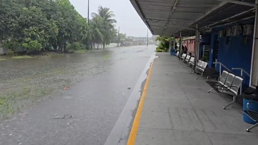 Circulação de trens é retomada após fortes chuvas diminuírem, em João Pessoa
