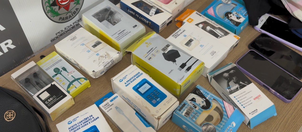 Quatro pessoas são presas suspeitas de assaltar loja de celulares em João Pessoa