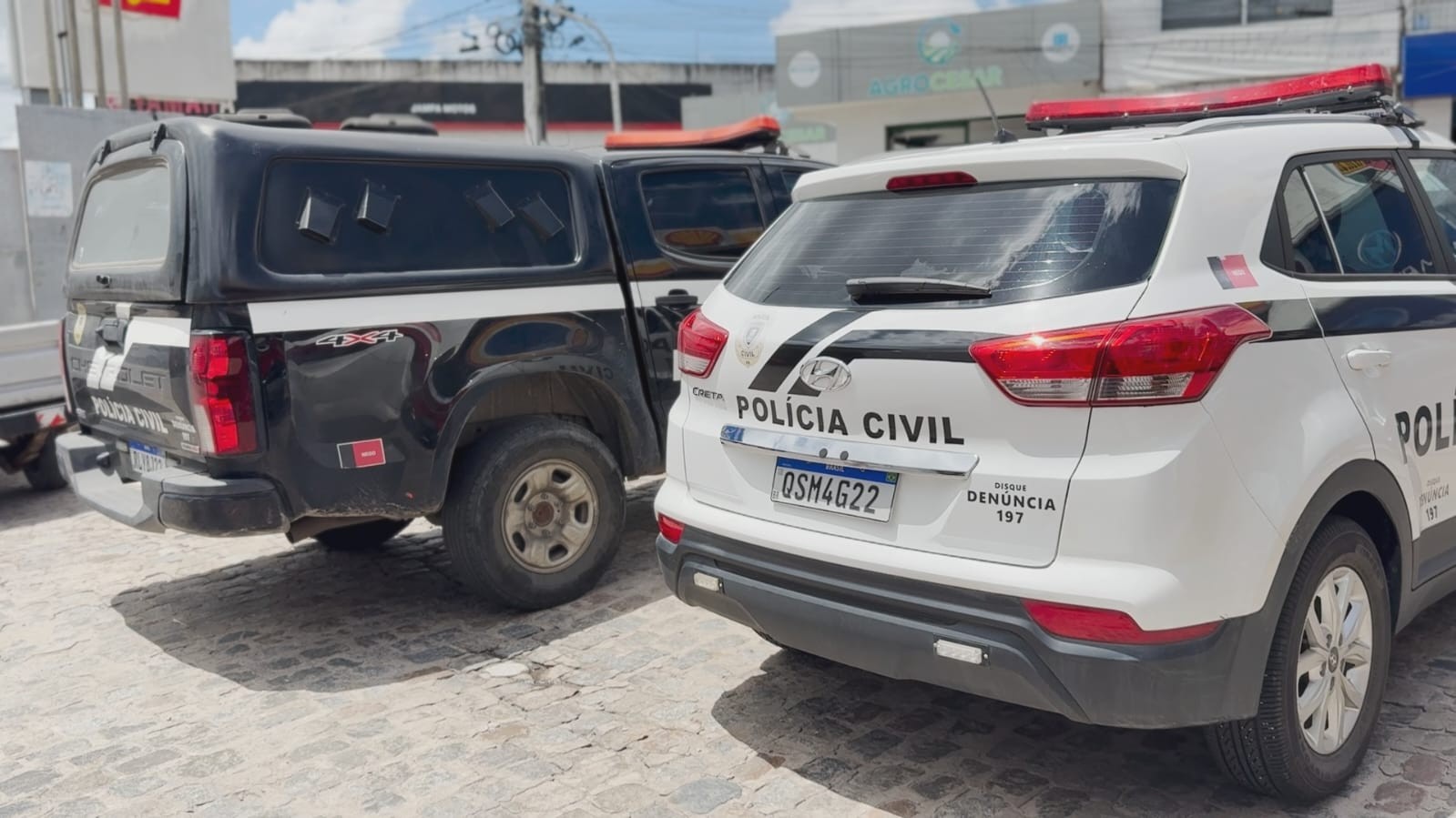Suspeitos arrombam loja e levam celulares, em Santa Rita