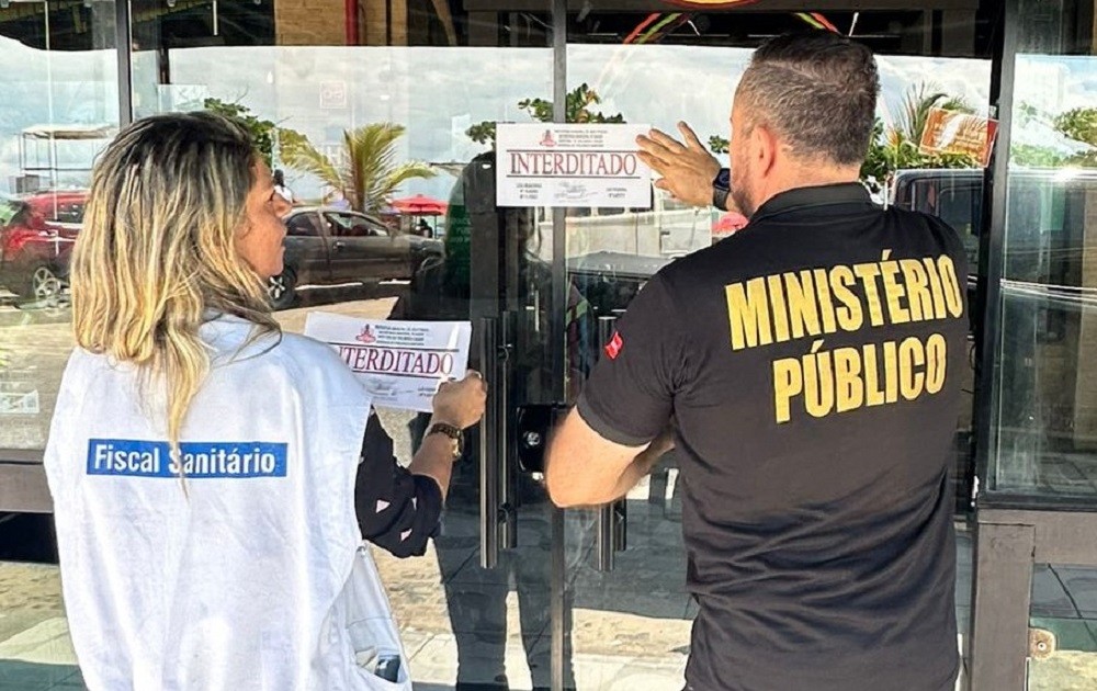 Restaurante na orla de João Pessoa é interditado após fiscalização identificar irregularidades sanitárias